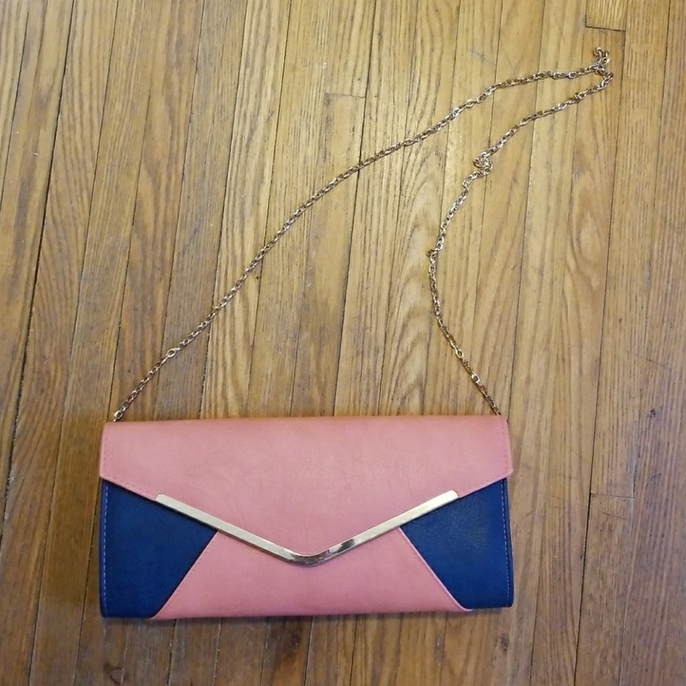 NWT Peach/Navy Clutch Purse